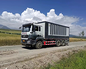 九州陸達(dá)牌粉料撒布車助力青海道路建設(shè)